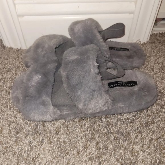 Slippers - Picture 2 of 6